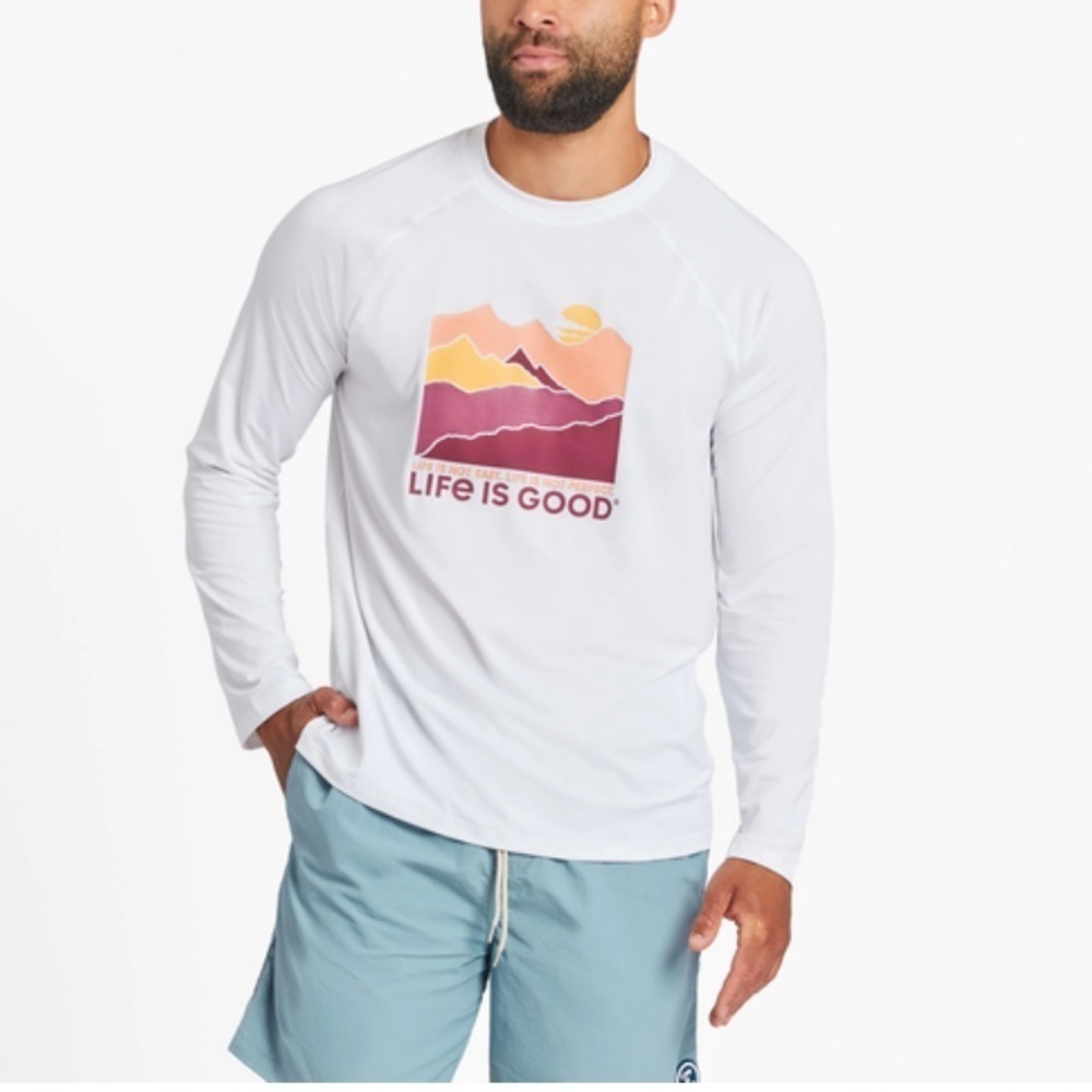 Life Is Good Men's Life Isn't Easy Mountains Long‎ Sleeve Rashguard Shirt Size S